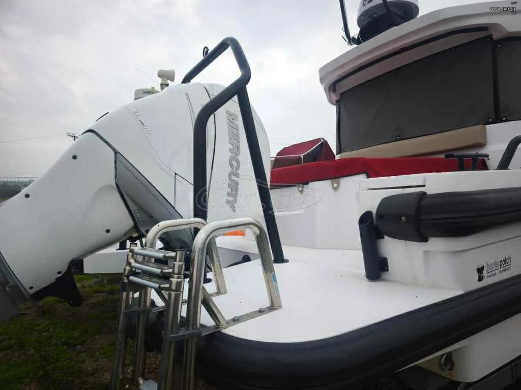 Моторна яхта Axopar Brabus 23 - изображение 4