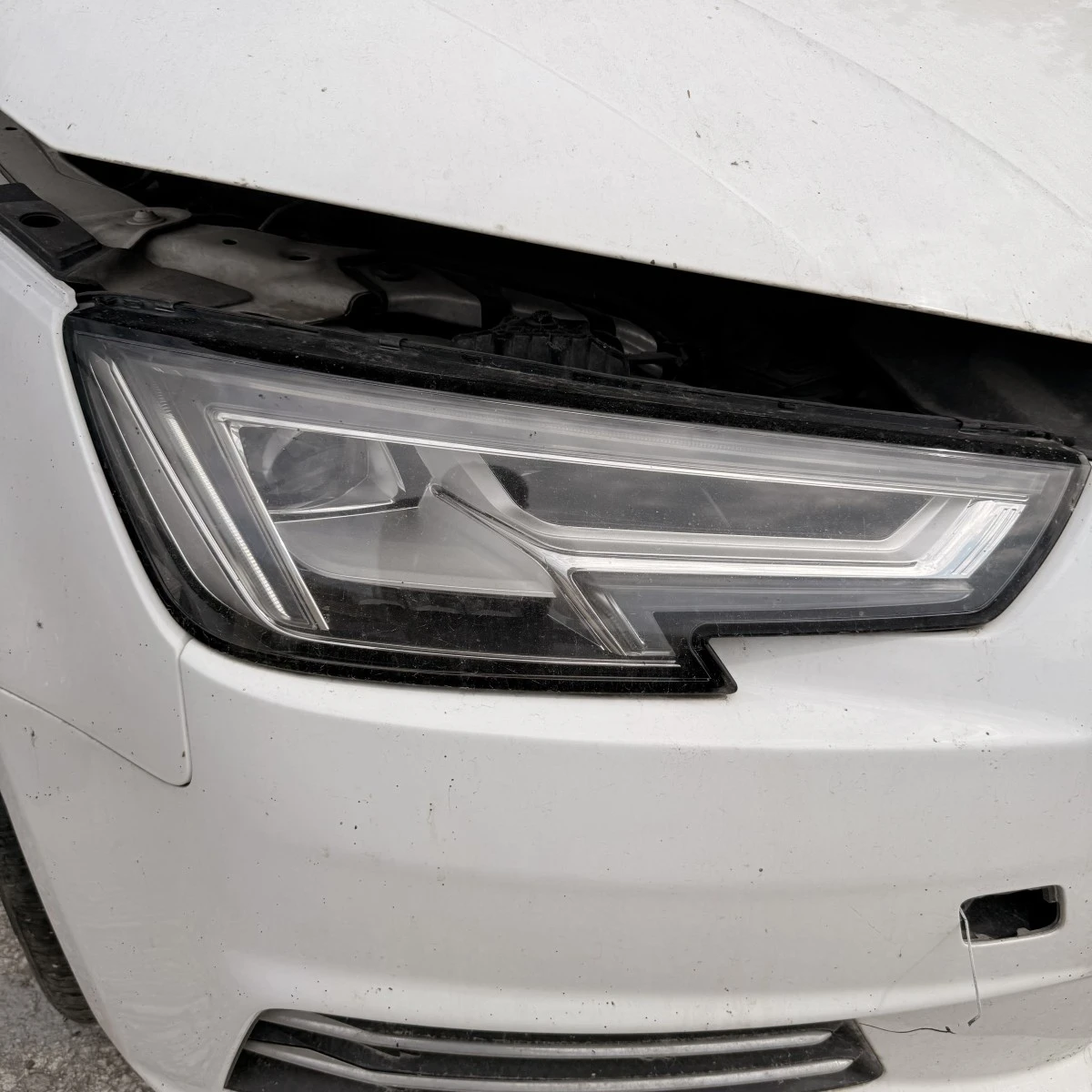Десен фар Audi A4 B9 8W LED Matrix 8W0941036