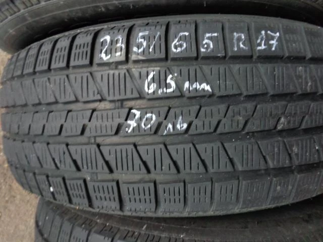 Гуми Зимни 235/65R17, снимка 6 - Гуми и джанти - 12732830