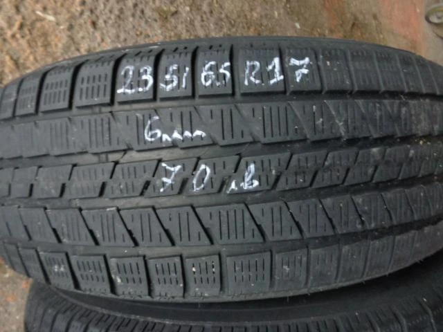 Гуми Зимни 235/65R17, снимка 7 - Гуми и джанти - 12732830