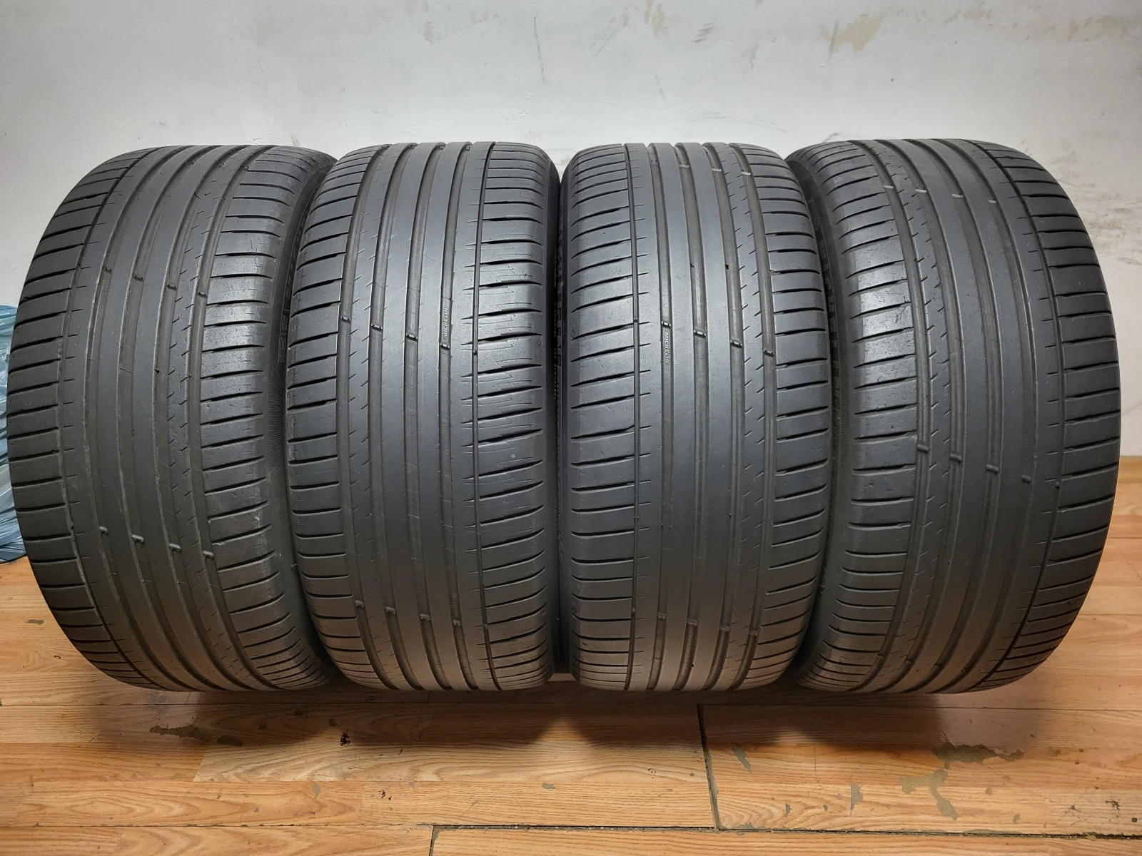Гуми Летни 285/40R21