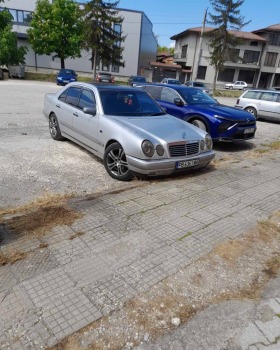 Mercedes-Benz E 250, снимка 4