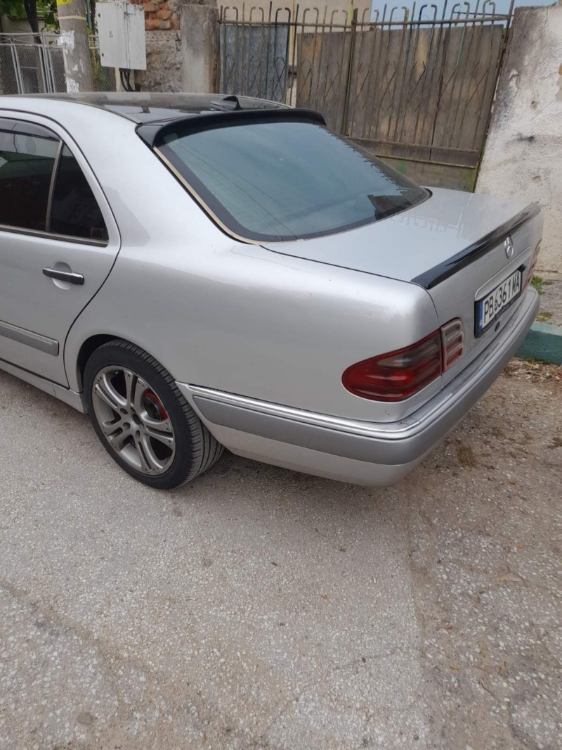 Mercedes-Benz E 250, снимка 9 - Автомобили и джипове - 46739222