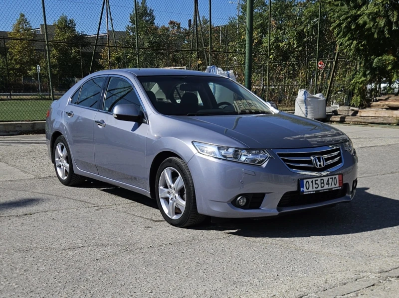 Honda Accord 2.0i-VTEC Facelift Bi-Xenon, снимка 3 - Автомобили и джипове - 47636660