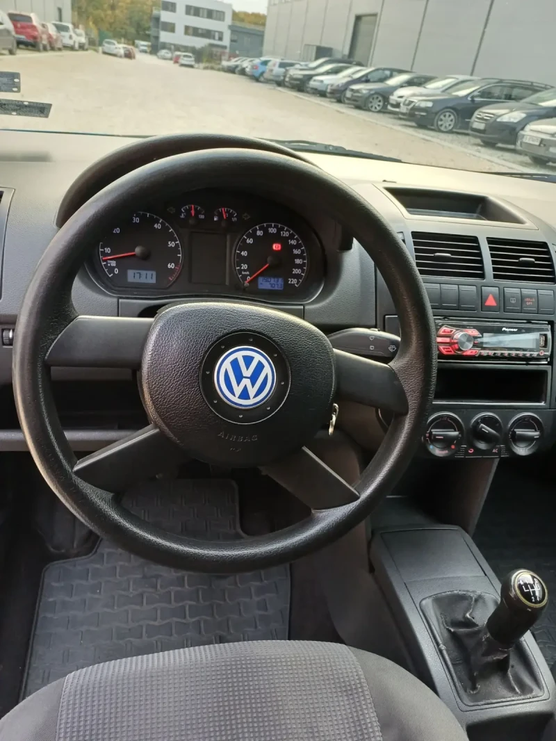 VW Polo 1.2i Верига, снимка 11 - Автомобили и джипове - 47787968