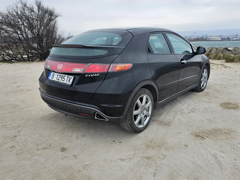 Honda Civic 1.8 V-TEC 140 к.с. 6 скорости, снимка 3 - Автомобили и джипове - 49021960