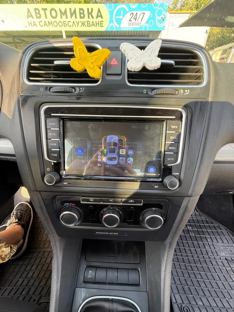 VW Golf 1.6 tdi, снимка 7 - Автомобили и джипове - 53206331