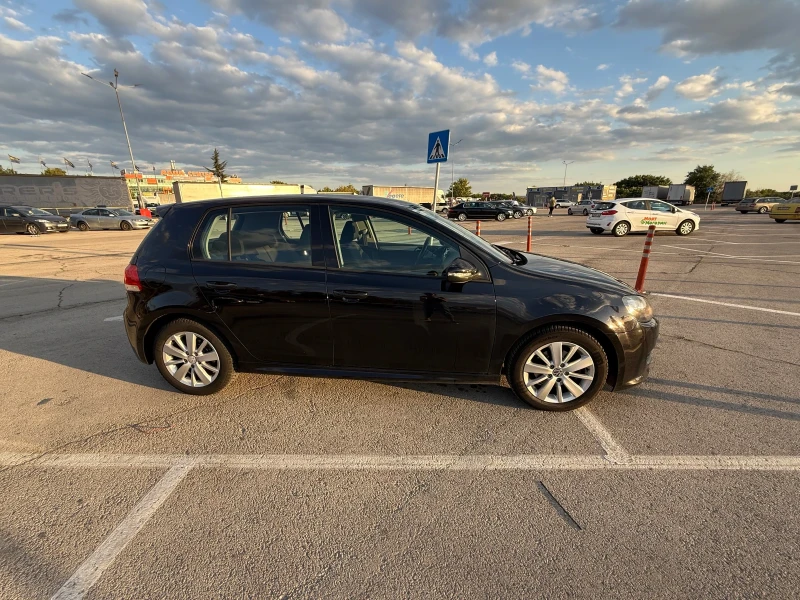VW Golf 1.6 tdi, снимка 5 - Автомобили и джипове - 53206331