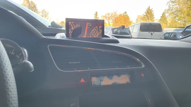 Peugeot 3008 1.6 автоматик навигация, снимка 11 - Автомобили и джипове - 51835817