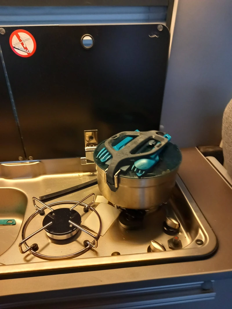 VW Multivan Camper, снимка 11 - Автомобили и джипове - 52716753