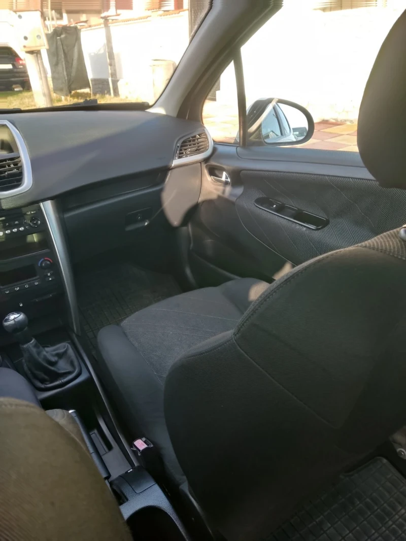Peugeot 207 1.6, снимка 13 - Автомобили и джипове - 52434122