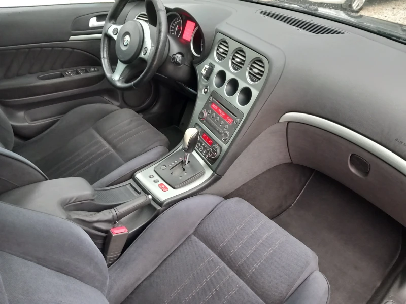 Alfa Romeo 159 sportwagon 1.9JTDM Автоматик 150кс, снимка 11 - Автомобили и джипове - 52566390