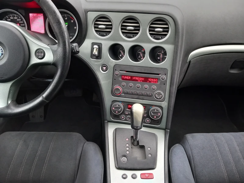 Alfa Romeo 159 sportwagon 1.9JTDM Автоматик 150кс, снимка 16 - Автомобили и джипове - 52566390