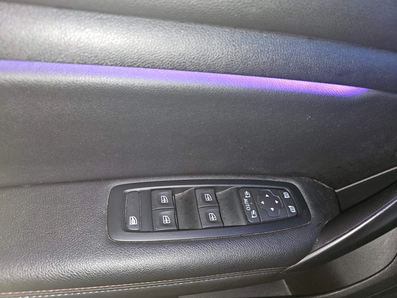 Renault Megane 1.3 TCe 140 , снимка 11 - Автомобили и джипове - 52821237