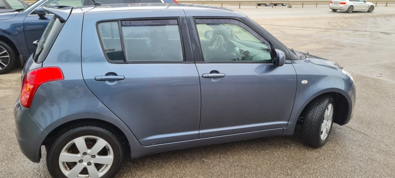 Suzuki Swift 1.3i 4х4 Каско, снимка 4 - Автомобили и джипове - 53079308