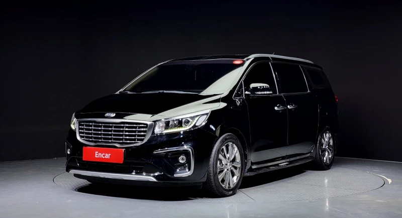 Kia Carnival 9 Seater Prestiege - 35000 лв. / 17895.22 € - 65513642 1