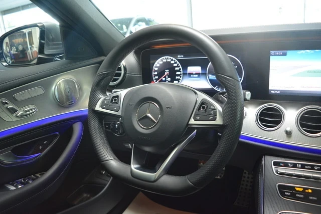 Mercedes-Benz E 350 AMG , Hed up , pano. , 4 Matic , dostr. Full , снимка 5 - Автомобили и джипове - 52705072