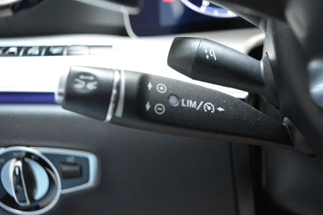 Mercedes-Benz E 350 AMG , Hed up , pano. , 4 Matic , dostr. Full , снимка 6 - Автомобили и джипове - 52705072