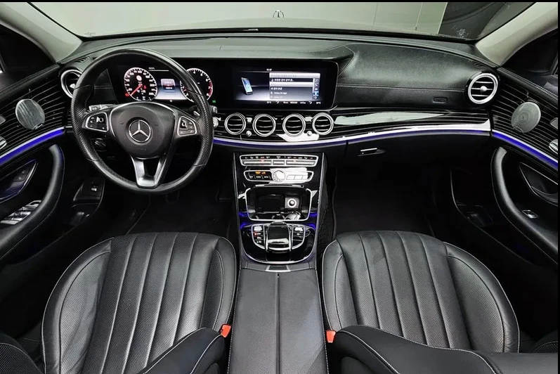 Mercedes-Benz E 400 EXCLUSIVE/4М/V6/333HP/ОБДУХВ./PANO/360/305hMC, снимка 7 - Автомобили и джипове - 55431743