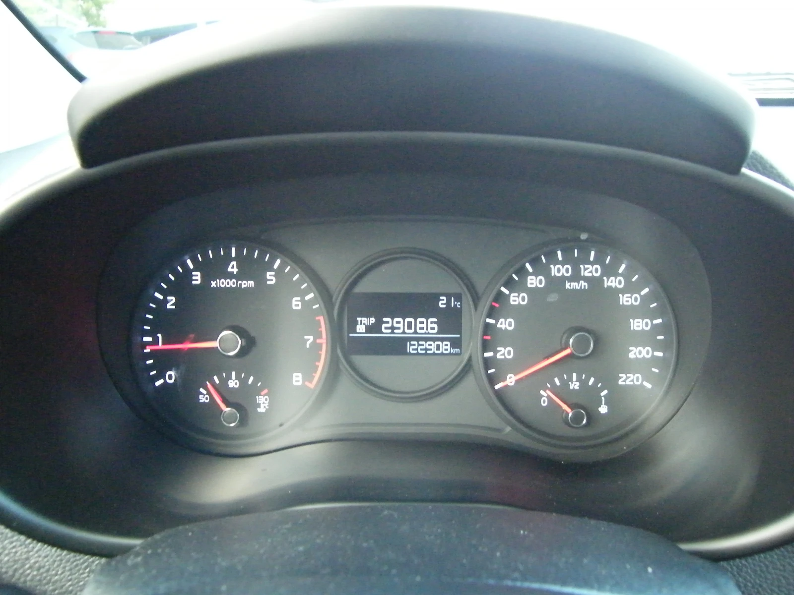 Kia Picanto 1.0i GAZ EURO 6B - изображение 8