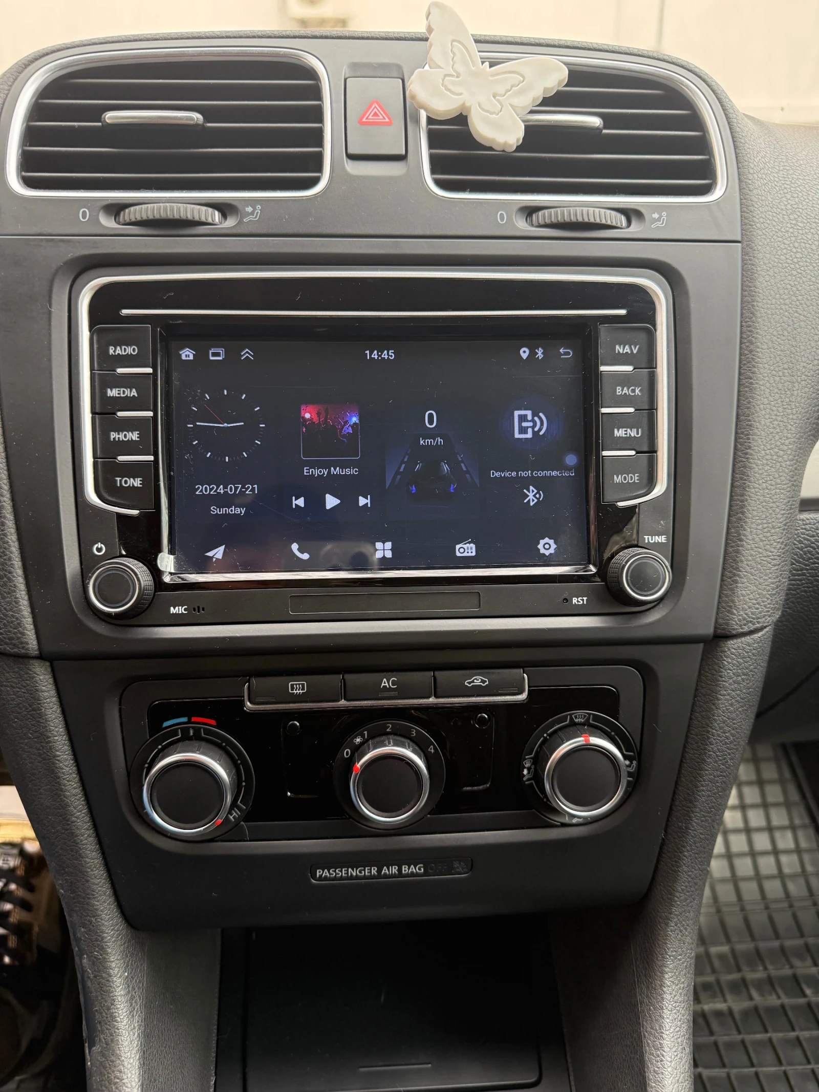 VW Golf 1.6 tdi, снимка 8 - Автомобили и джипове - 54124448