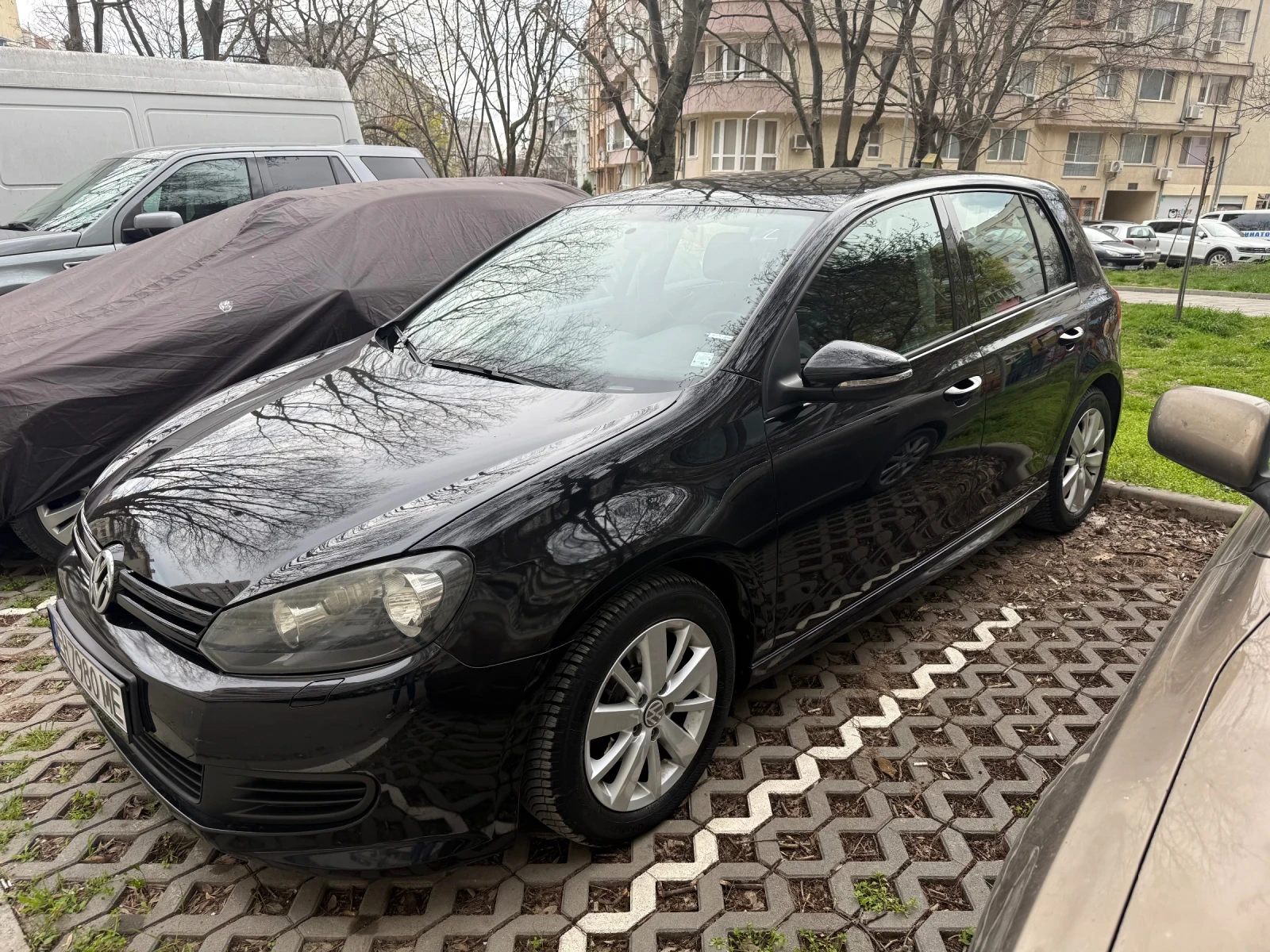 VW Golf 1.6 tdi, снимка 3 - Автомобили и джипове - 54124448