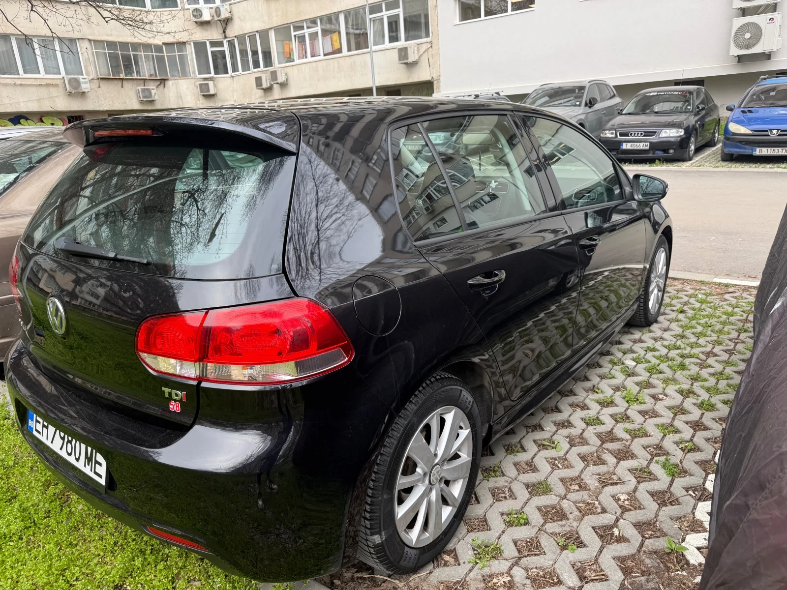 VW Golf 1.6 tdi, снимка 5 - Автомобили и джипове - 54124448