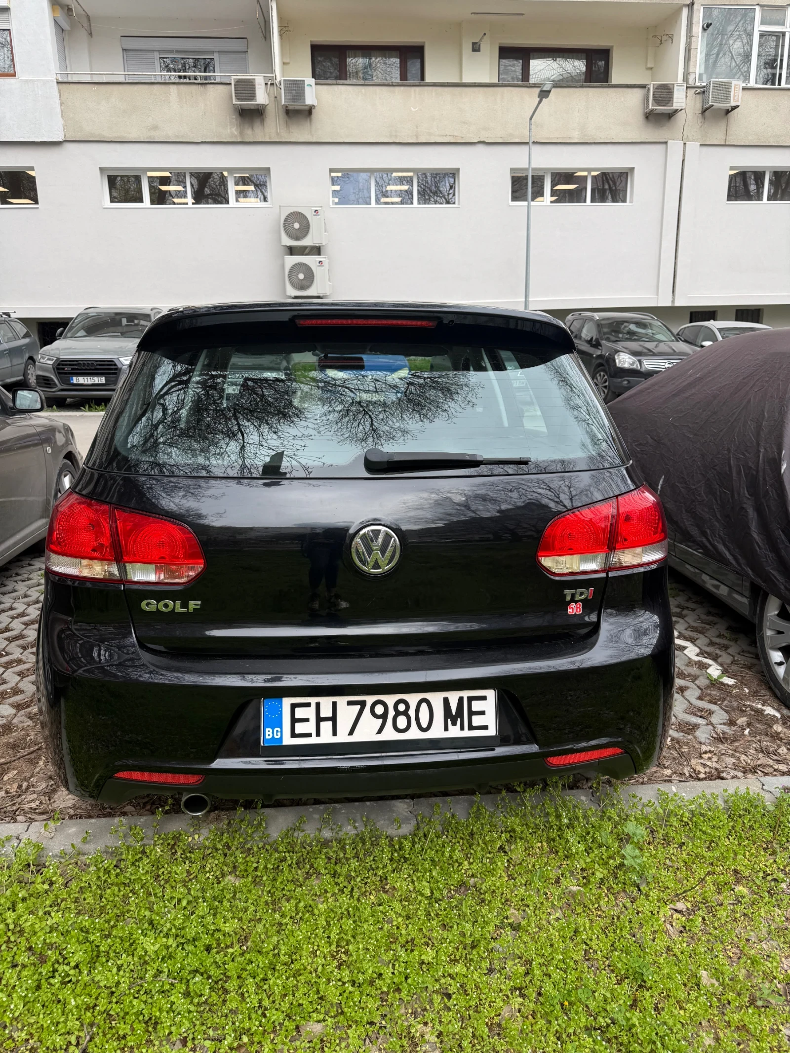 VW Golf 1.6 tdi, снимка 4 - Автомобили и джипове - 54124448