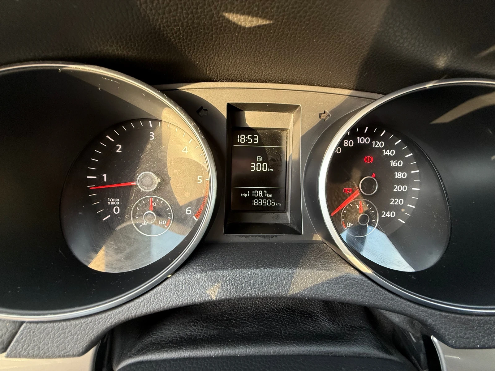 VW Golf 1.6 tdi - изображение 9