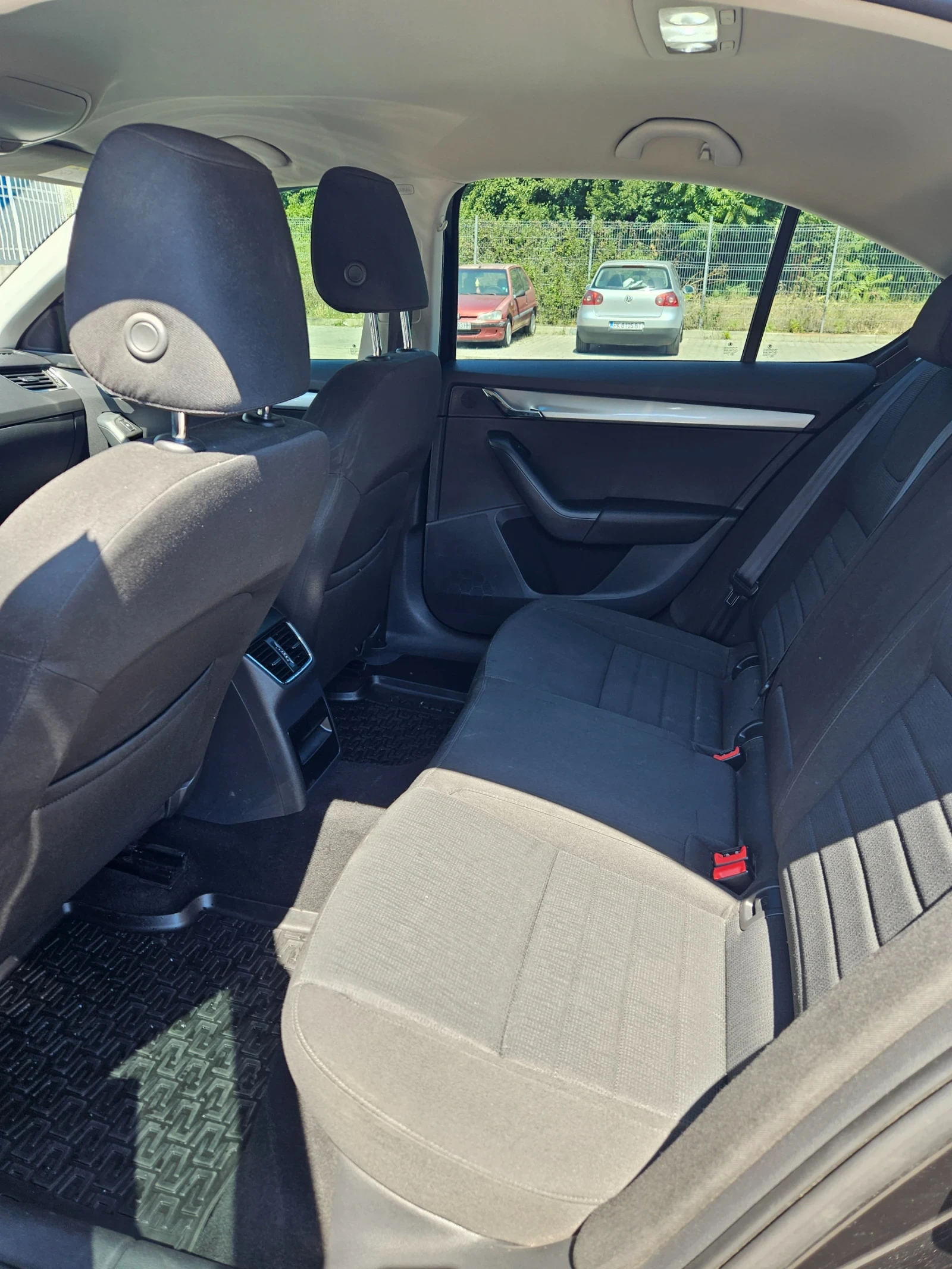Skoda Octavia 1.6 - изображение 10