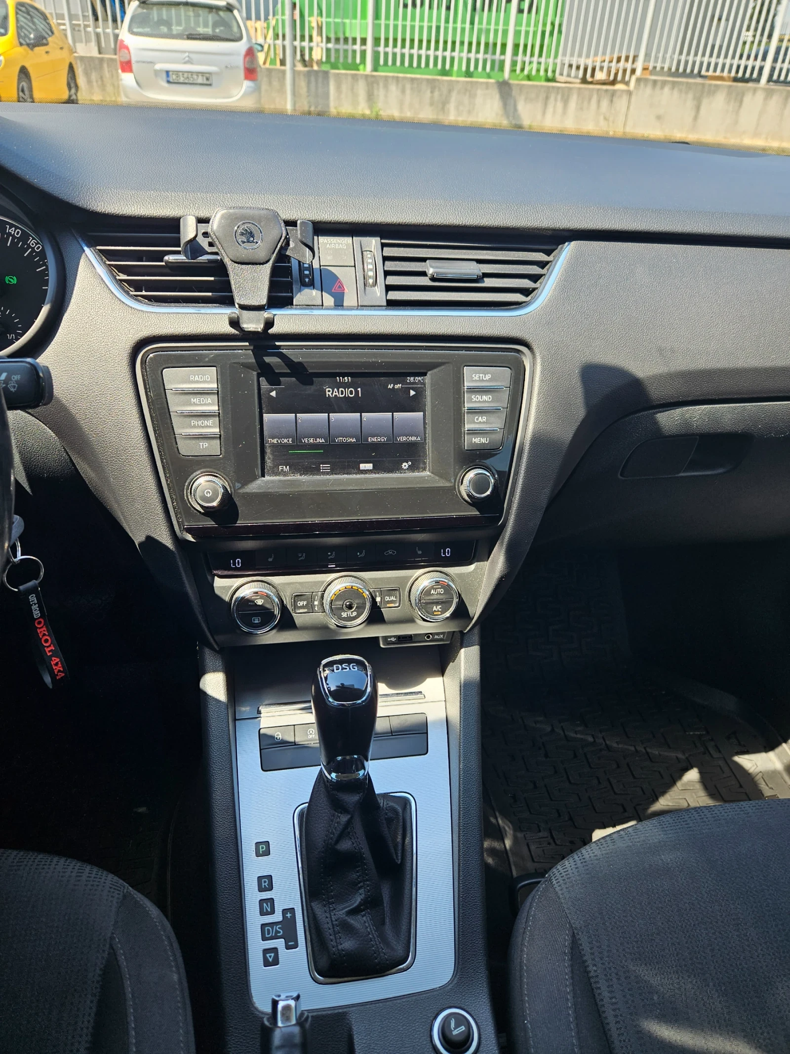 Skoda Octavia 1.6 - изображение 8