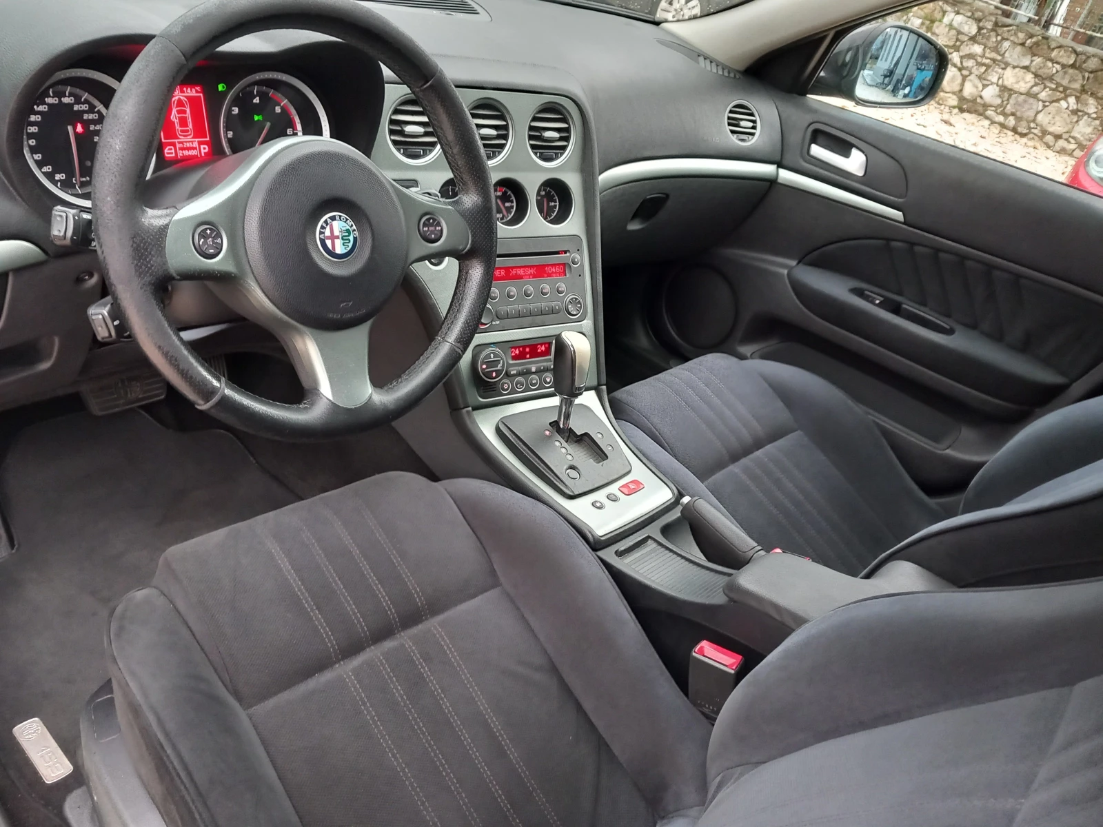 Alfa Romeo 159 sportwagon 1.9JTDM Автоматик 150кс - изображение 10