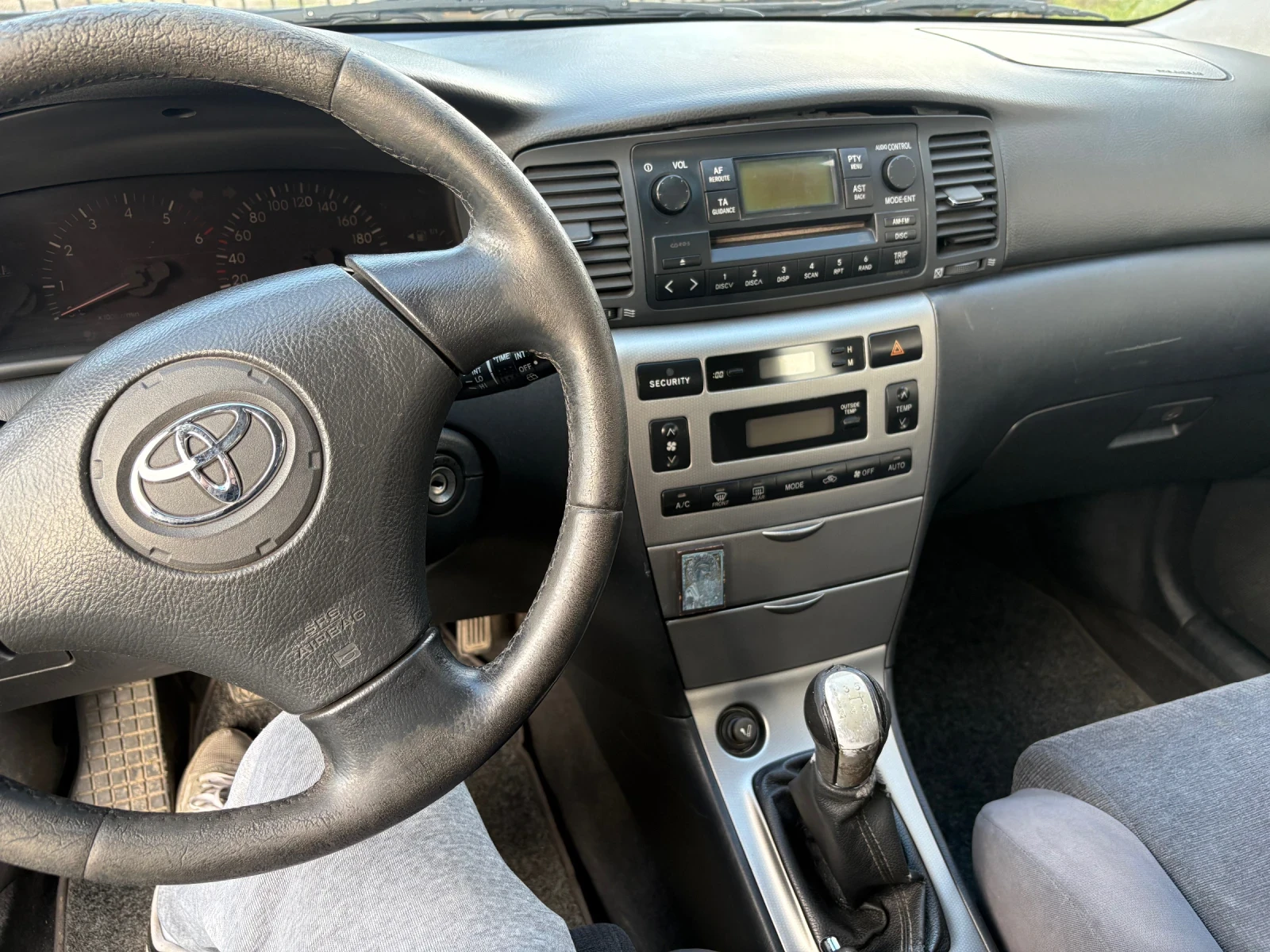 Toyota Corolla D4D, снимка 9 - Автомобили и джипове - 53764000