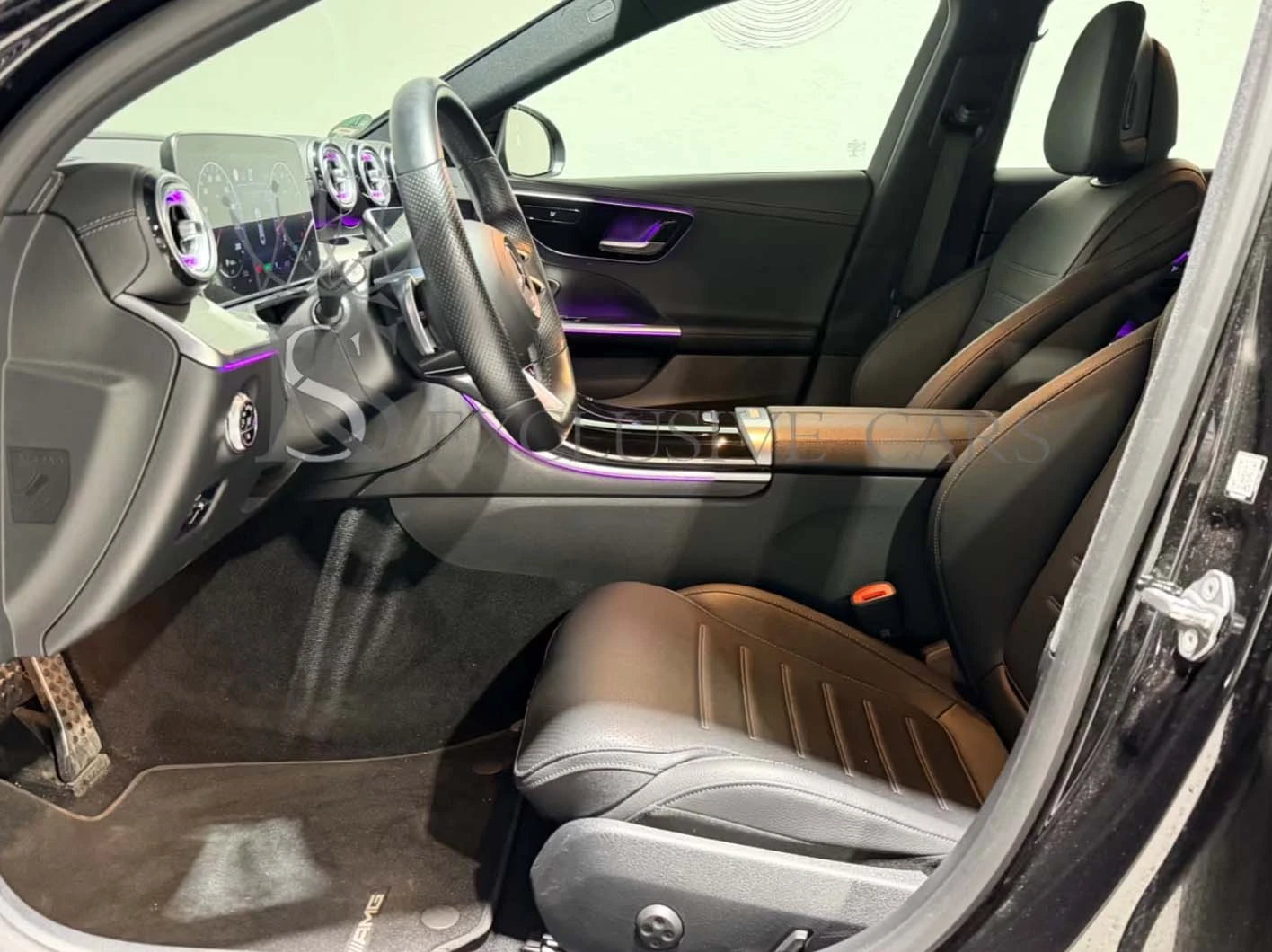 Mercedes-Benz C 200 4 MATIC* AMG* LED* , снимка 4 - Автомобили и джипове - 54256080