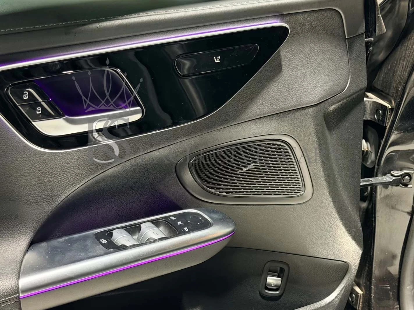 Mercedes-Benz C 200 4 MATIC* AMG* LED* , снимка 3 - Автомобили и джипове - 54256080