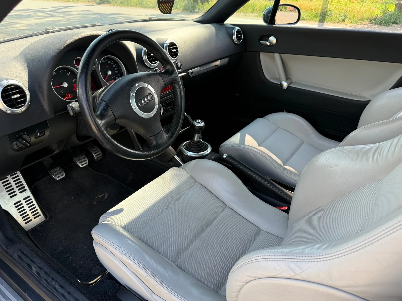 Audi Tt 1.8T S-Line, снимка 7 - Автомобили и джипове - 55035139