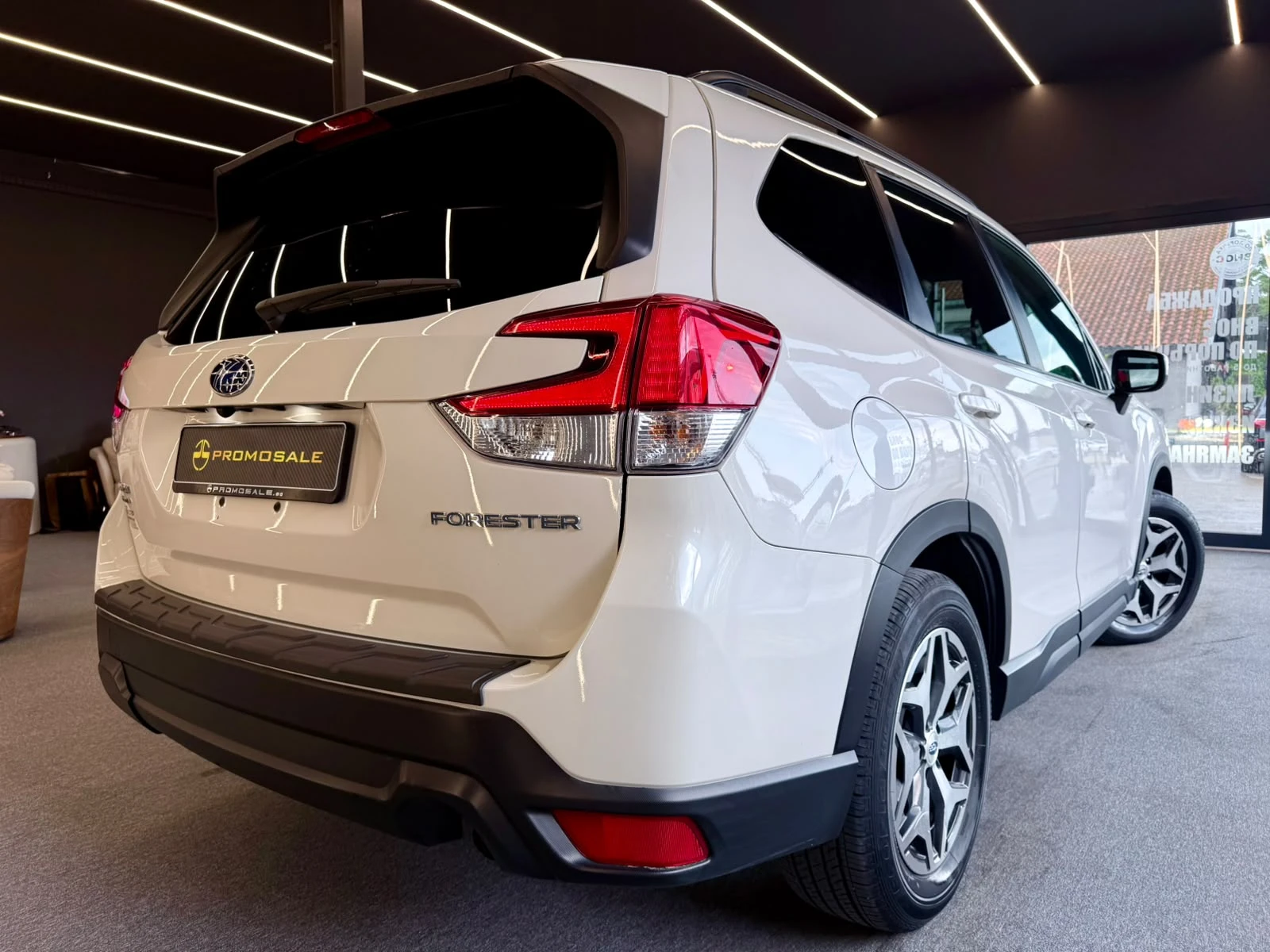 Subaru Forester AWD* Carplay* Подгрев* Blindspot* ЛИЗИНГ, снимка 6 - Автомобили и джипове - 55189984