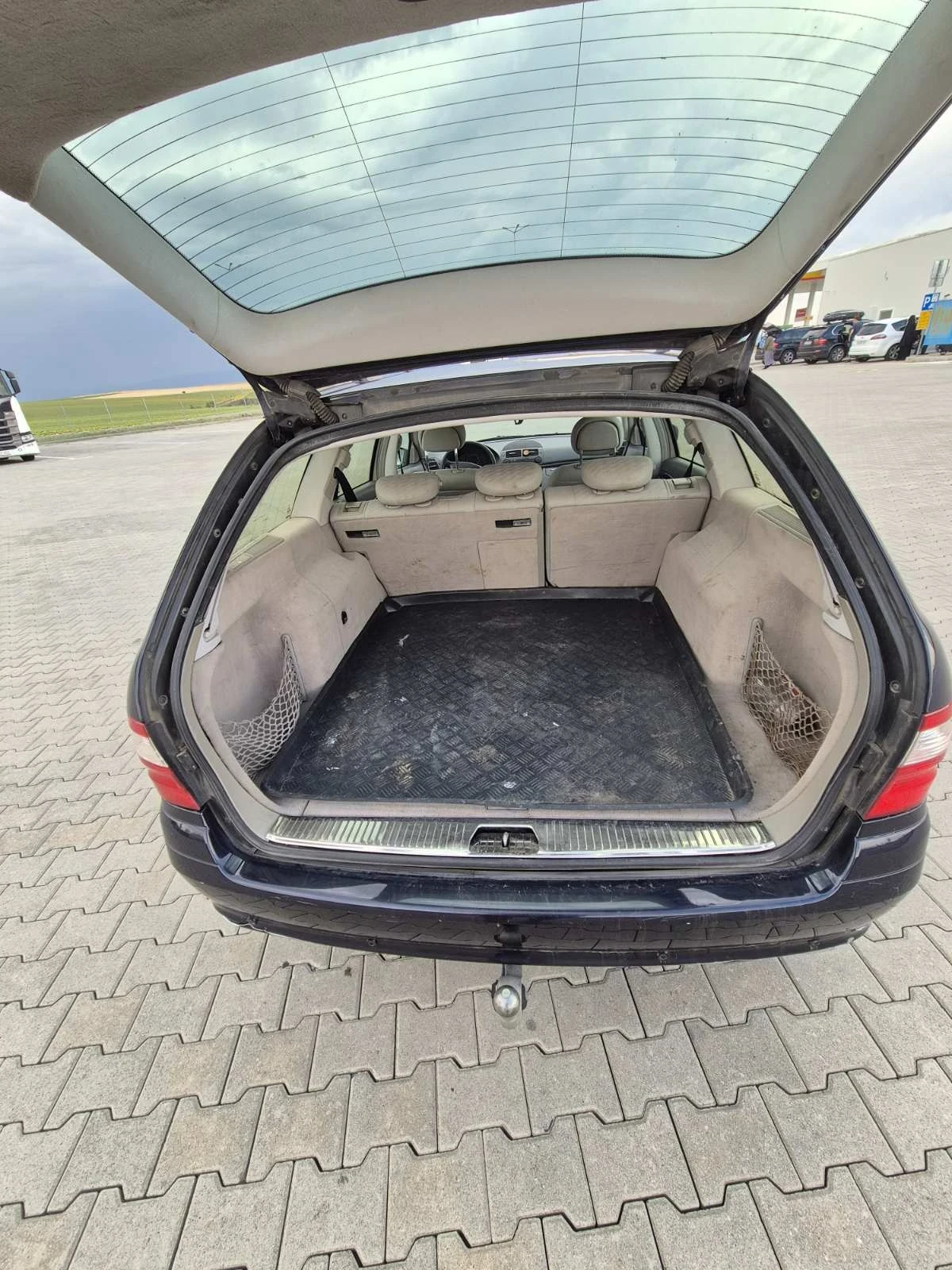 Mercedes-Benz E 220, снимка 5 - Автомобили и джипове - 56260945