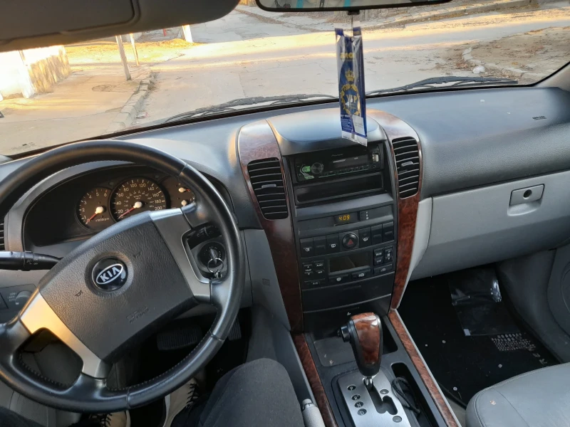 Kia Sorento 2.5, снимка 6 - Автомобили и джипове - 48428747