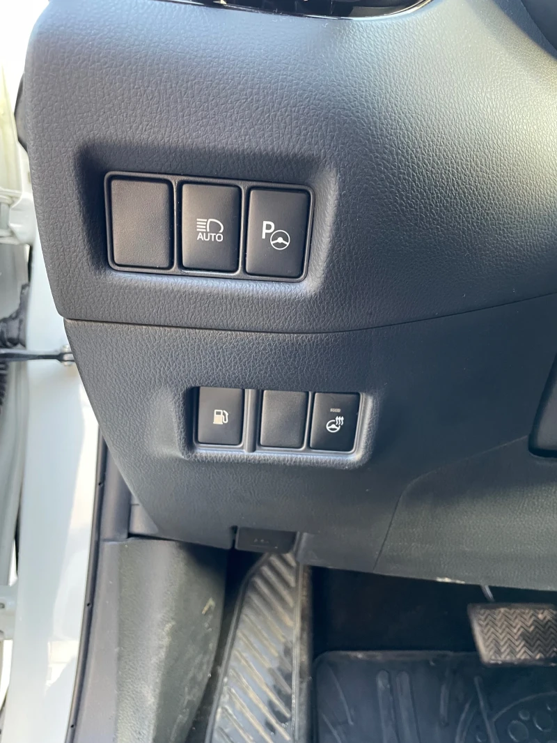Toyota C-HR 1.8 classy hybrid 10 Години гаранция , снимка 12 - Автомобили и джипове - 52434879