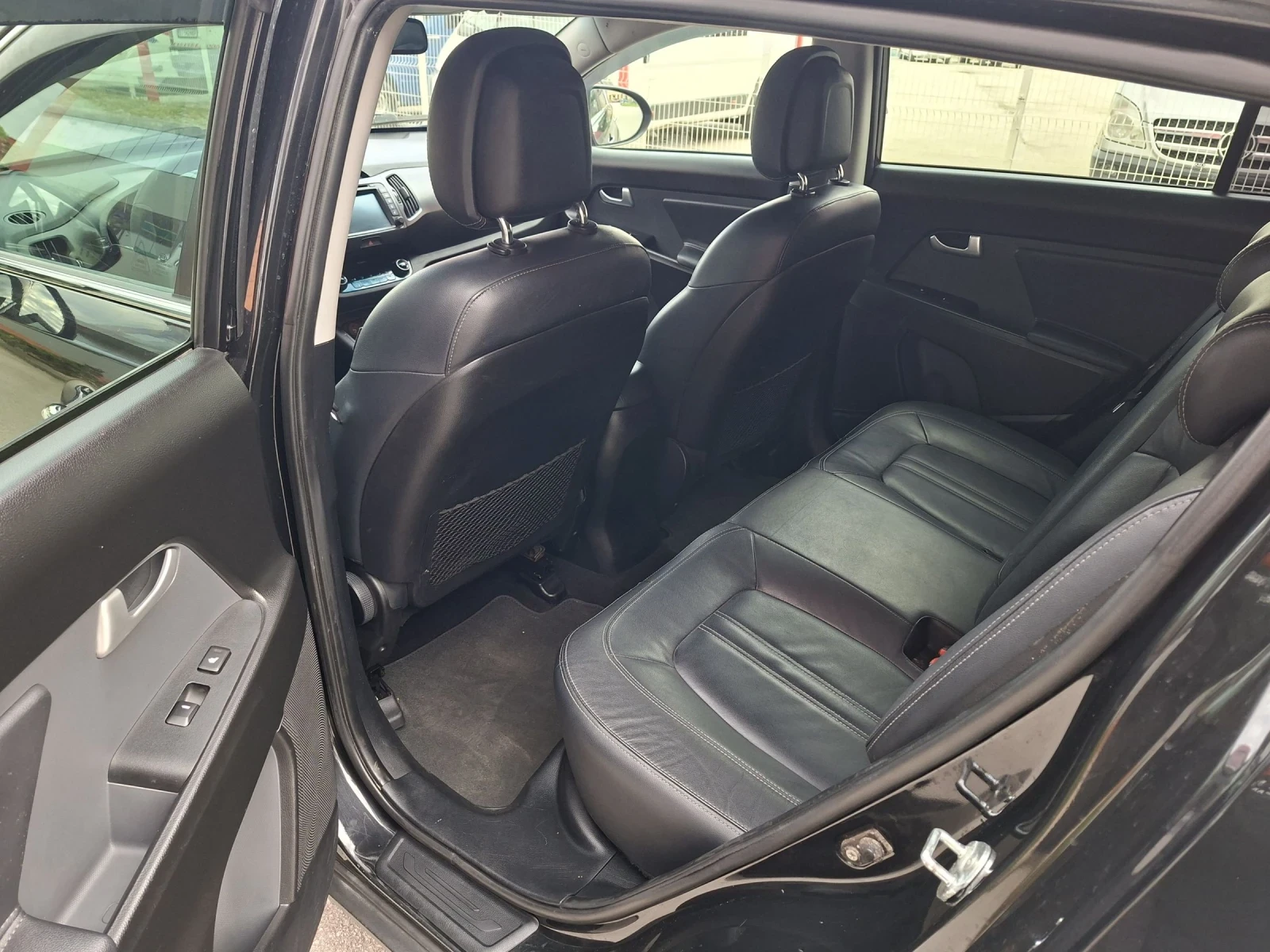 Kia Sportage 2.0CRDI, 4х4 , Автомат , Кожа , Нави Камера., снимка 8 - Автомобили и джипове - 54274166