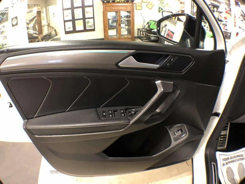 VW Tiguan * COMFORTLINE R LINE B/EDITION AWD LEATHER PAN/ROO | Mobile.bg � ����������� 17