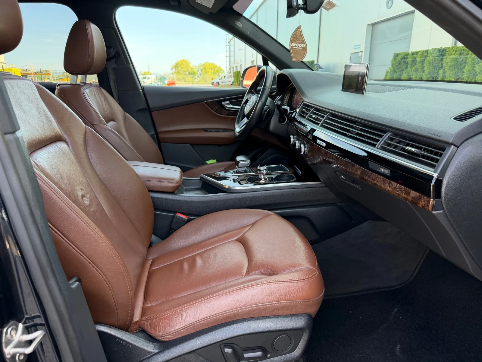 Audi Q7 3.0TFi, снимка 12 - Автомобили и джипове - 54346883