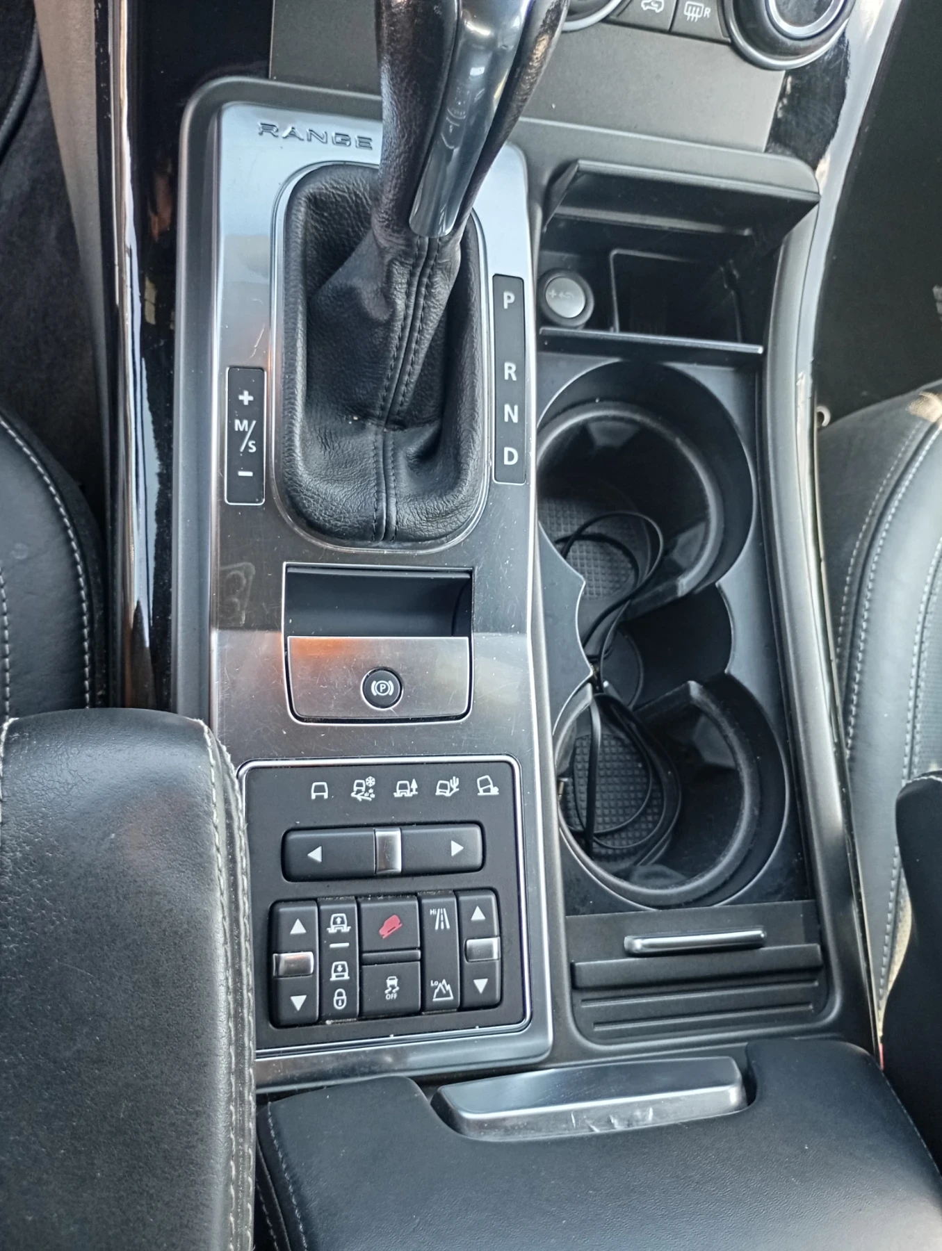 Land Rover Range Rover Sport 5.0 LUXURI , снимка 9 - Автомобили и джипове - 54683744
