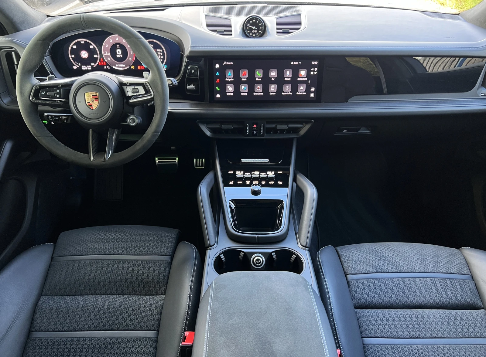 Porsche Cayenne GTS / FACELIFT / SPORT DESIGN / BOSE / HUD / PANO , снимка 14 - Автомобили и джипове - 54878690