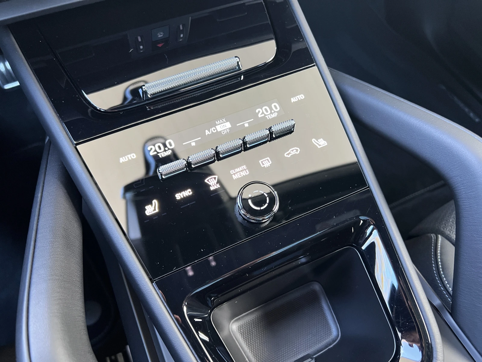 Porsche Cayenne GTS / FACELIFT / SPORT DESIGN / BOSE / HUD / PANO , снимка 12 - Автомобили и джипове - 54878690