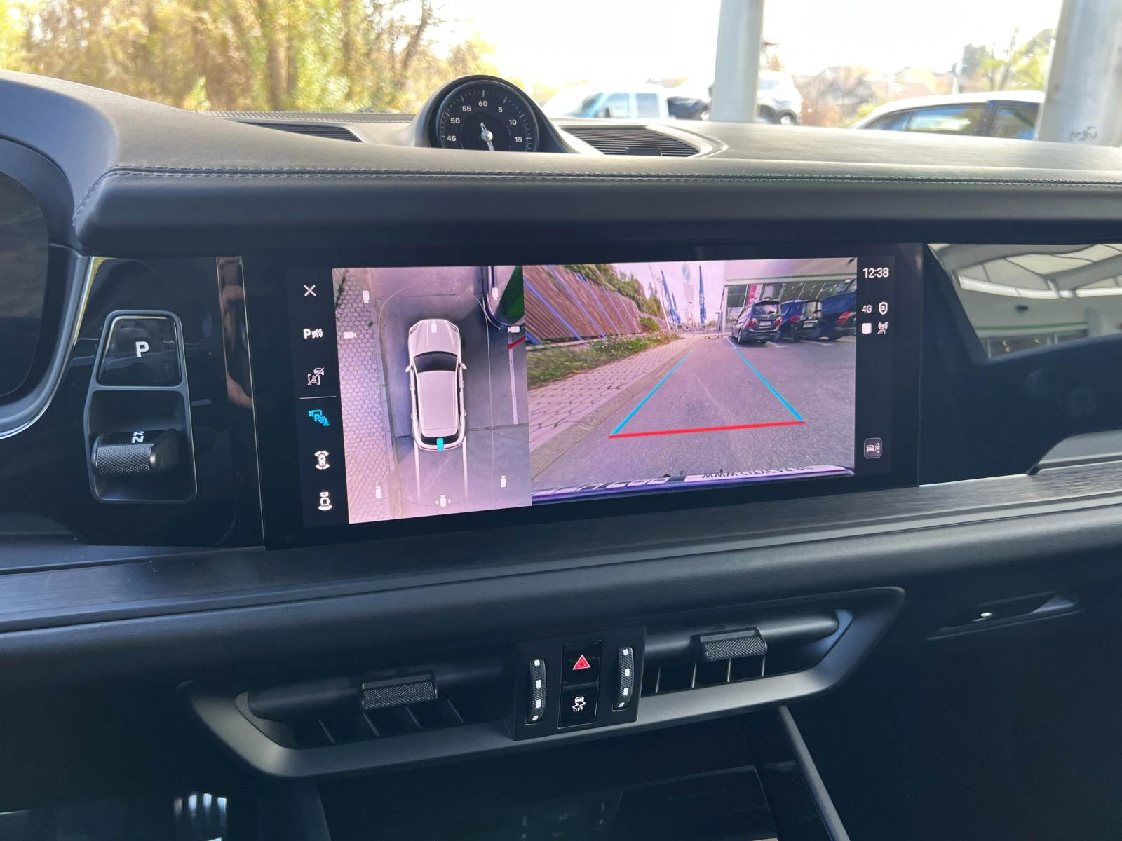 Porsche Cayenne GTS / FACELIFT / SPORT DESIGN / BOSE / HUD / PANO , снимка 11 - Автомобили и джипове - 54878690