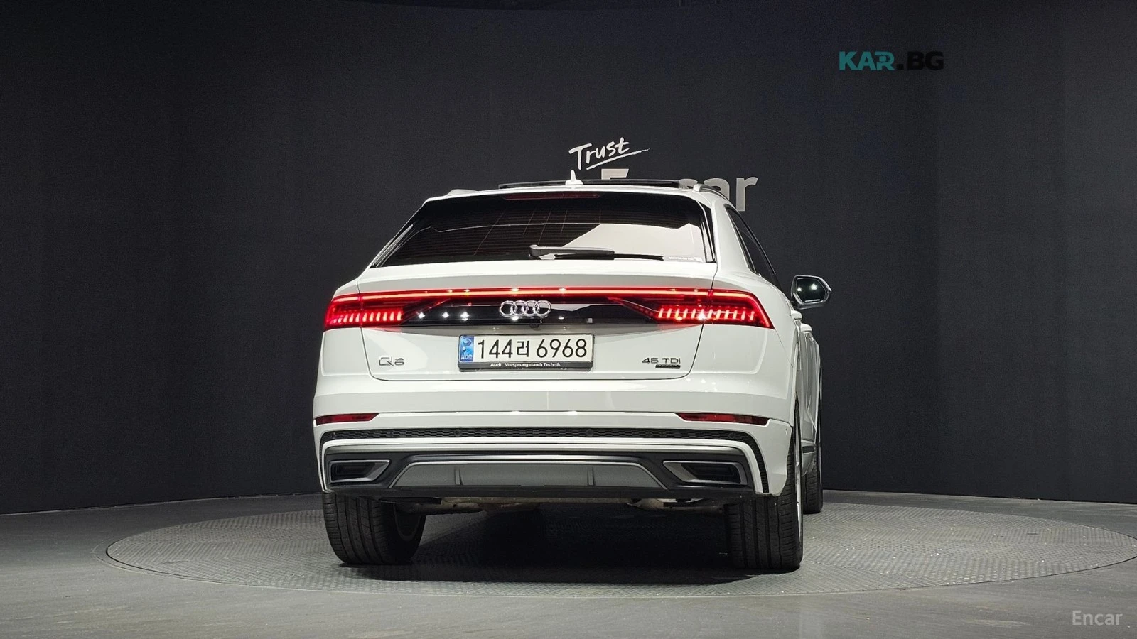 Audi Q8 45TDI PREMIUM+ Автокредит Цена до България, снимка 4 - Автомобили и джипове - 55189721