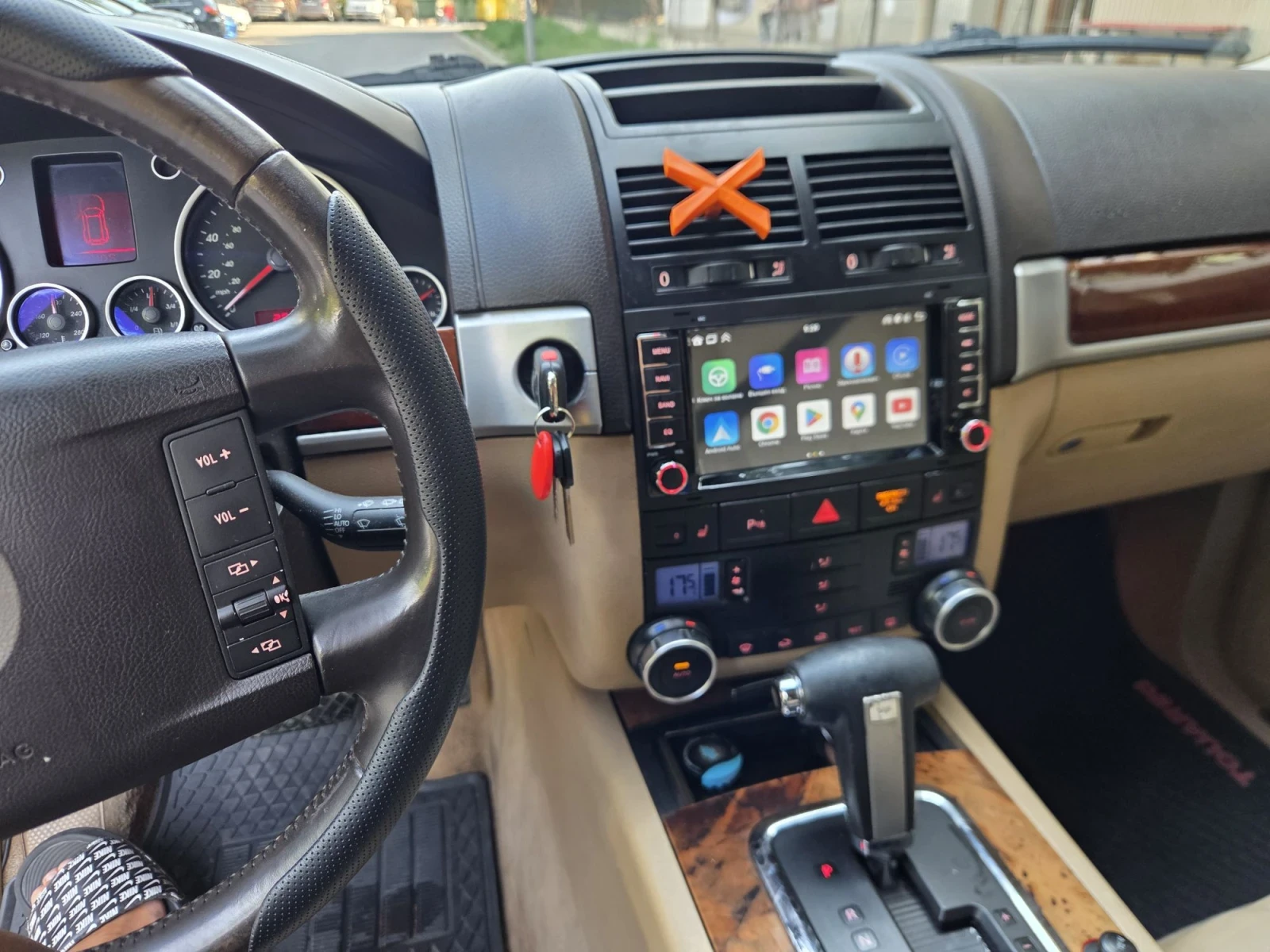 VW Touareg Бенз/газ* avtomat* сменени вериги* TOP, снимка 13 - Автомобили и джипове - 55579180