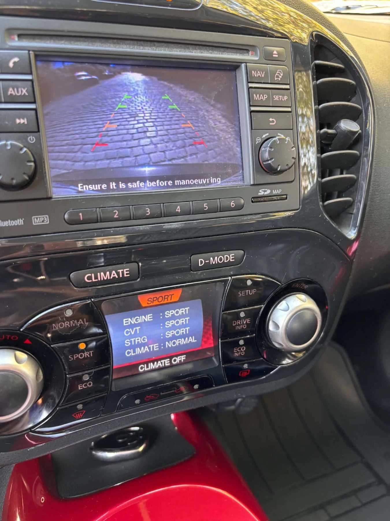 Nissan Juke 1.6 Tekna 4x4, снимка 10 - Автомобили и джипове - 56441453